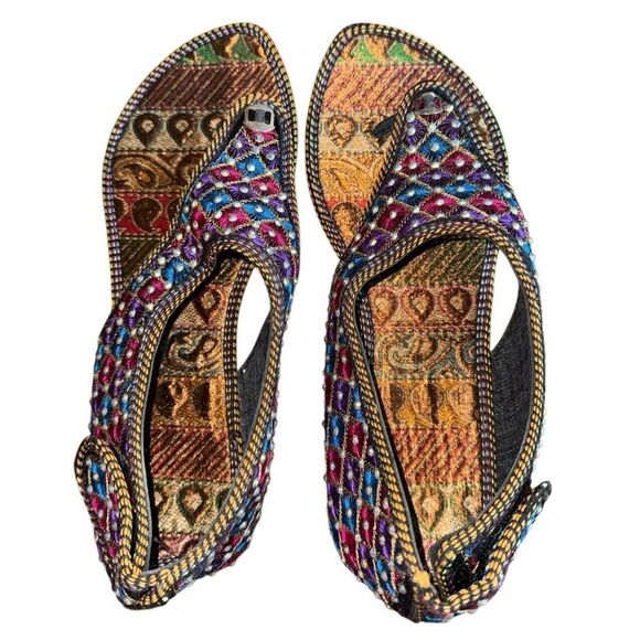Indian Colorful Embroidered Tongue Sandals - Size 8 - Picture 2 of 4